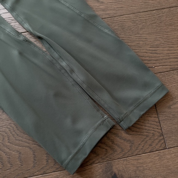 🌿Lululemon Align Leggings With Pockets 23” Dark Forrest Size 2 - Picture 6 of 7